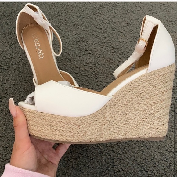 NWT white wedges - Picture 3 of 4